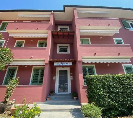 Nuovi A 300 Mt Da Centro E Spiaggia Apartmán *